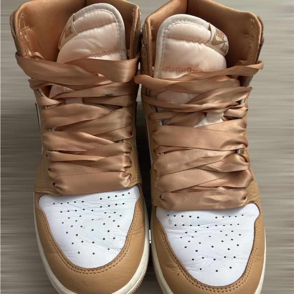 AIR JORDAN 1 RETRO HIGH OG WMNS
"PRALINE